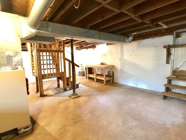 Building Photo - Cozy West Asheville Cottage on Corner Lot