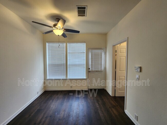 Building Photo - 10656 Traymore Dr