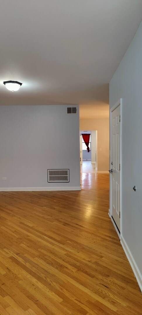 Building Photo - 4941 N Drake Ave