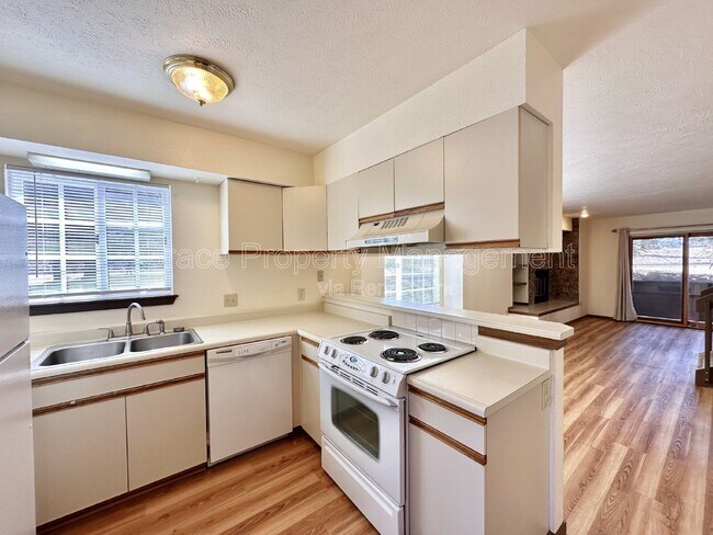 Photo - 715 Julian Cir Apartment