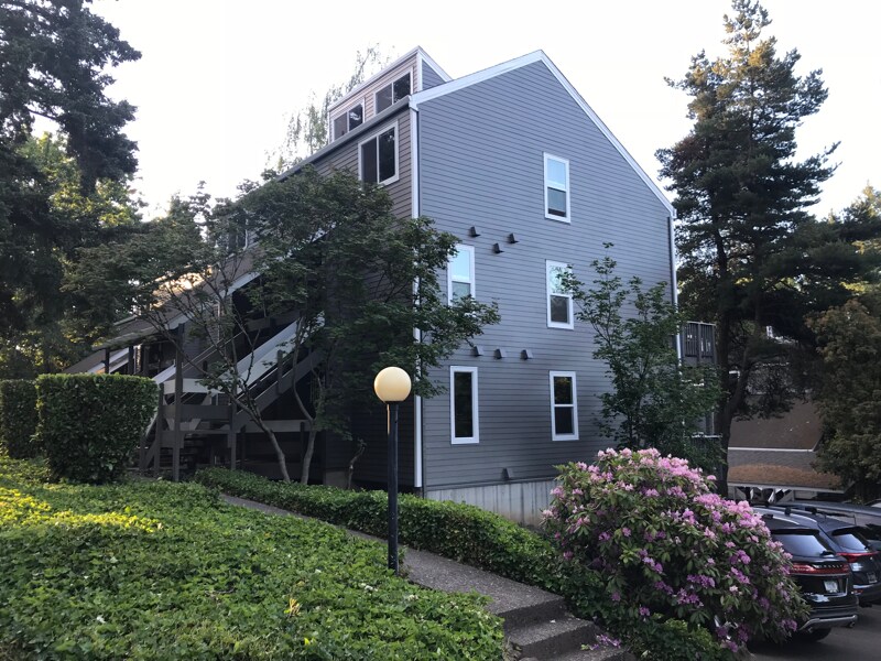 4628 Lower Dr Unit B1, Lake Oswego, OR 97035 Condo for Rent in Lake