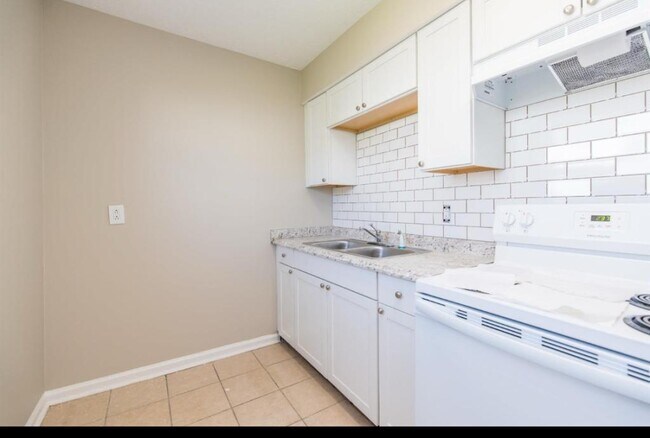 Foto del edificio - 431 Garden City Dr