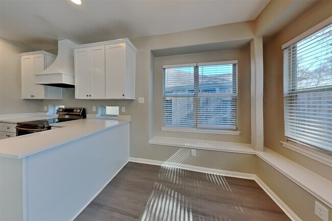 Foto del edificio - 2610 Hilldale Park Ln