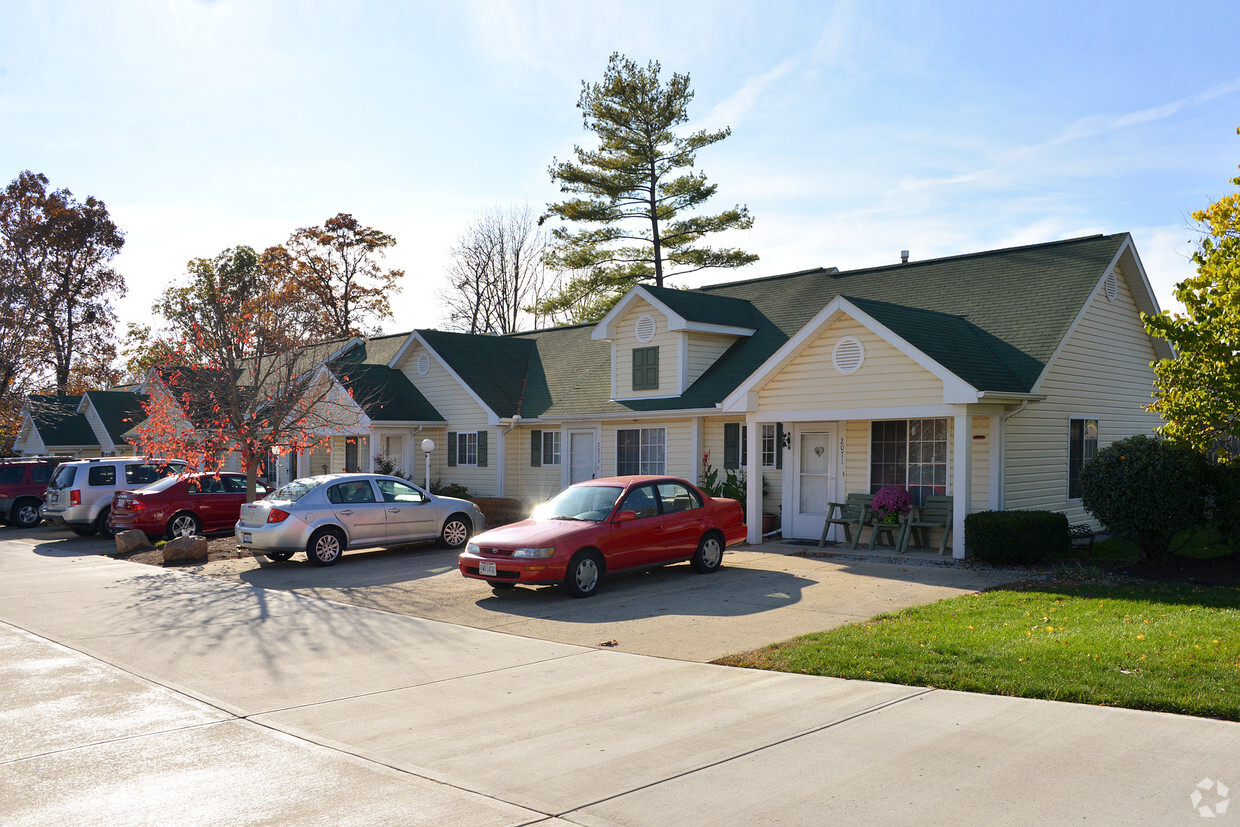 Primary Photo - Oak Tree Village