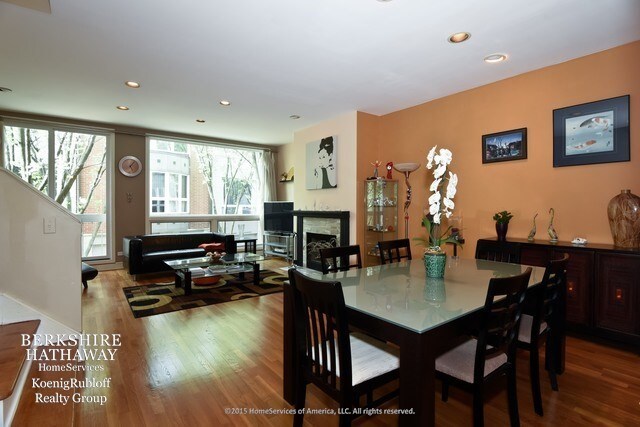 Building Photo - 2671 N Greenview Ave