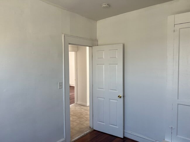 Building Photo - 247 Elm St