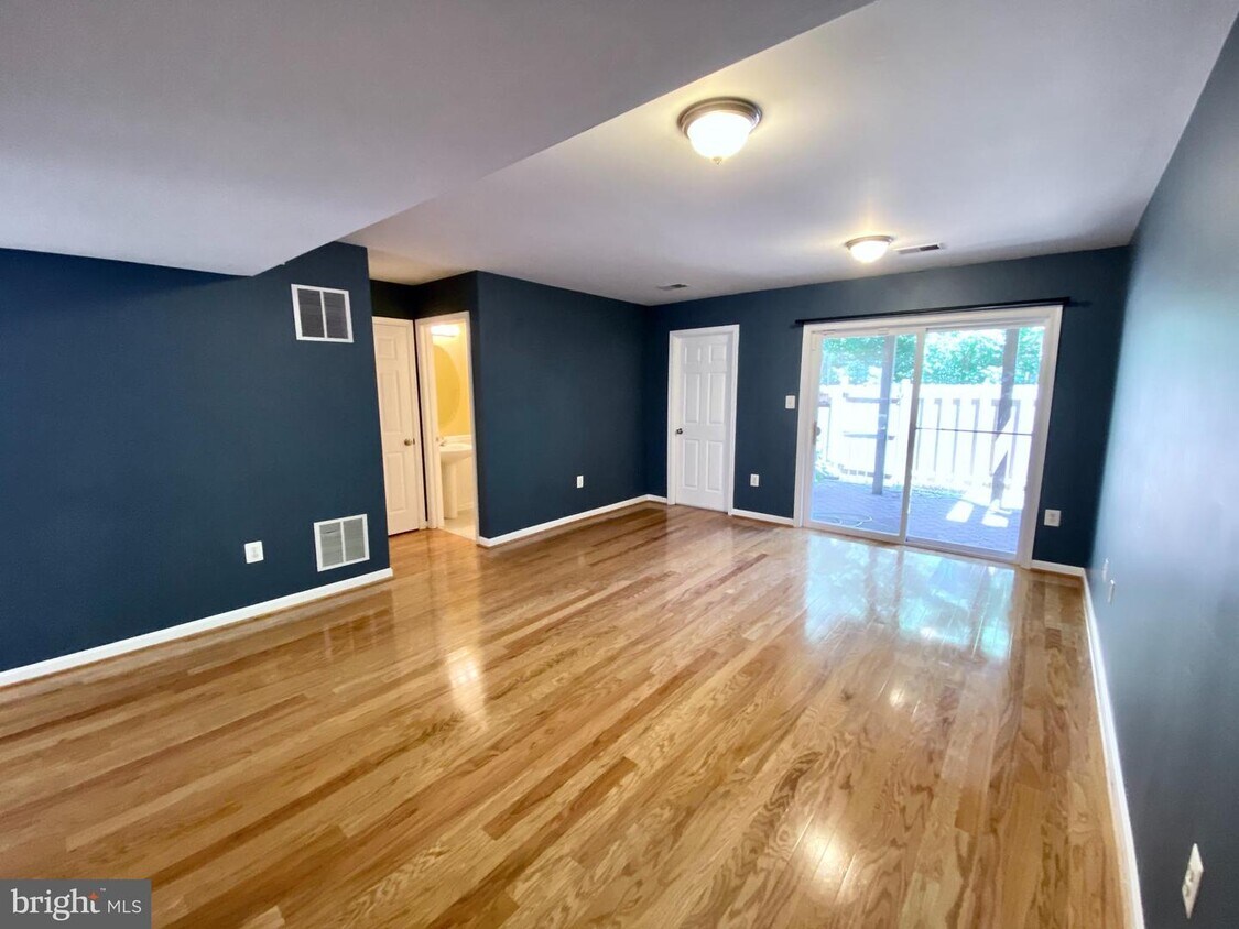 8381 Jovin Cir, Springfield, VA 22153 Townhome Rentals in Springfield