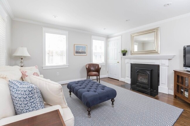 Foto del edificio - 622 E 2nd St