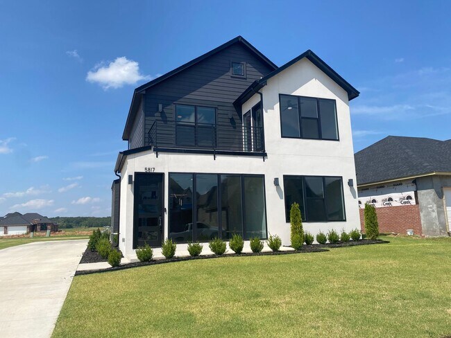 Foto del edificio - Beautiful contemporary 2-story home with 3...