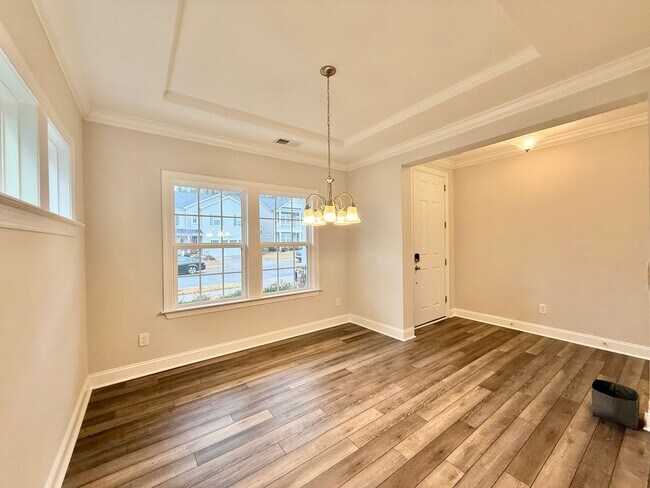 Foto del edificio - Gorgeous 5BD, 3BA Raleigh Home with Tons of Modern Upgrades in an HOA Community with Premier Amen...