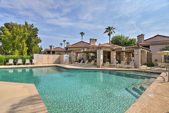 Foto del edificio - 9270 E Mission Ln