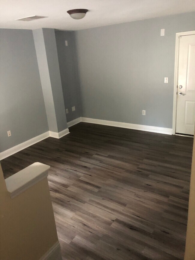 Building Photo - 5523 Glenridge Park NE
