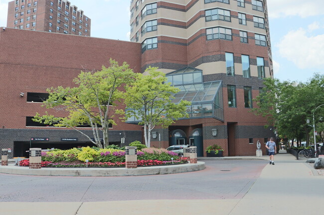Building Photo - 3660 N Lake Shore Dr