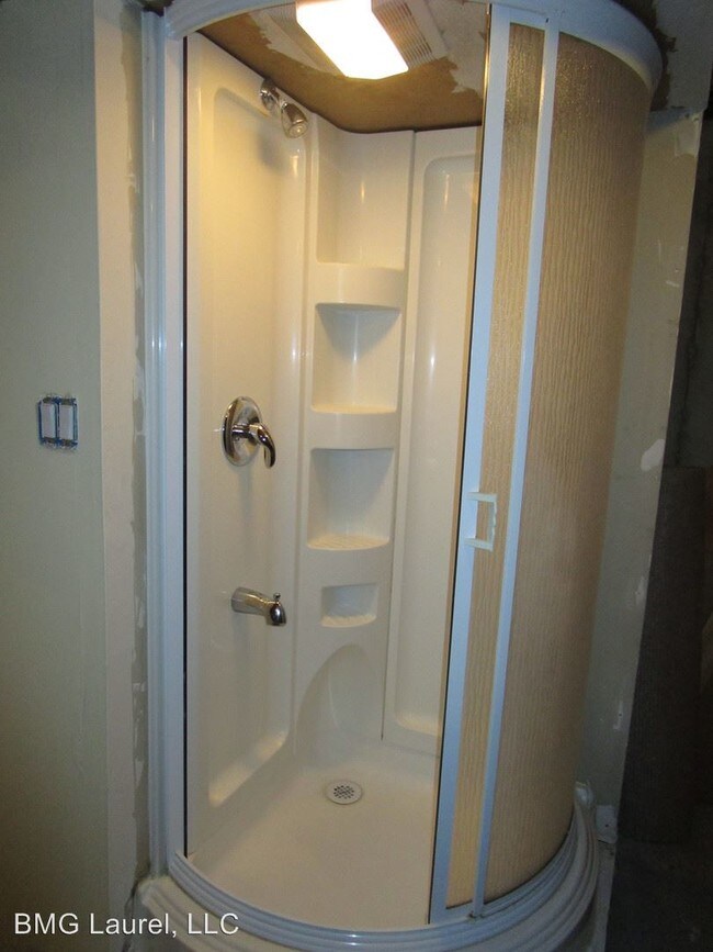 Foto del edificio - 3 br, 3.5 bath House - 8837 Manahan Drive