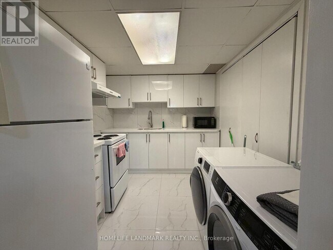 Photo du bâtiment - 98 Van Horne Ave