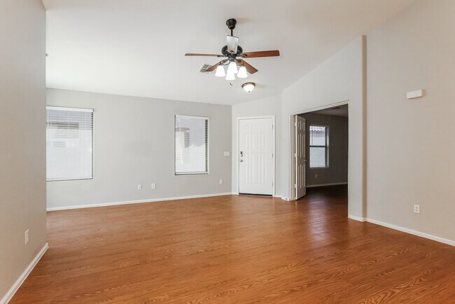 Building Photo - 410 E Daniella Dr