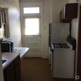 Building Photo - 124 Koehler St