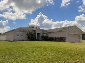 Building Photo - 1002 Cumberland Dr