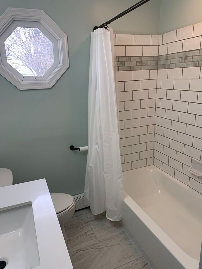 Foto del edificio - Expanded Three Bedroom Home in Croydon