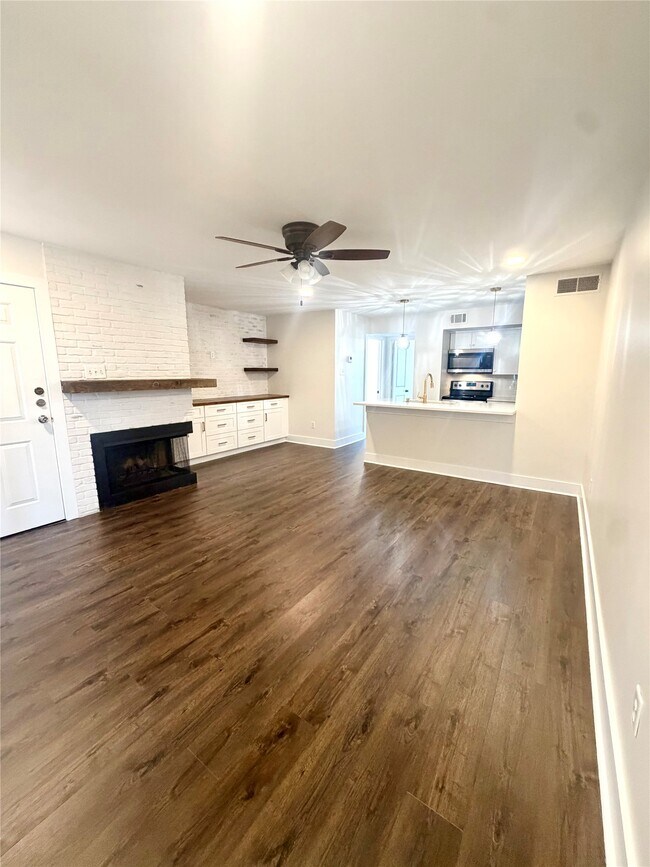 Foto del edificio - 18617 Egret Bay Blvd