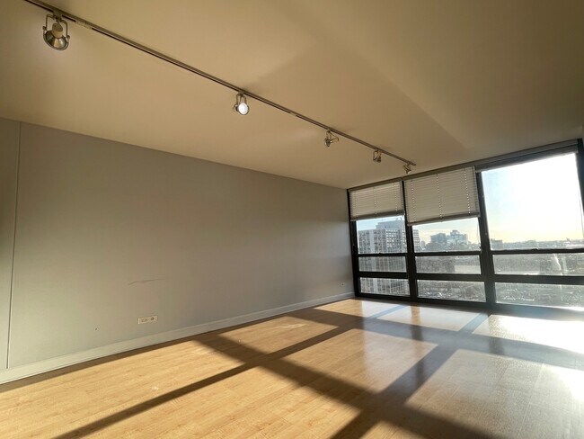 Foto del edificio - 1636 N Wells St