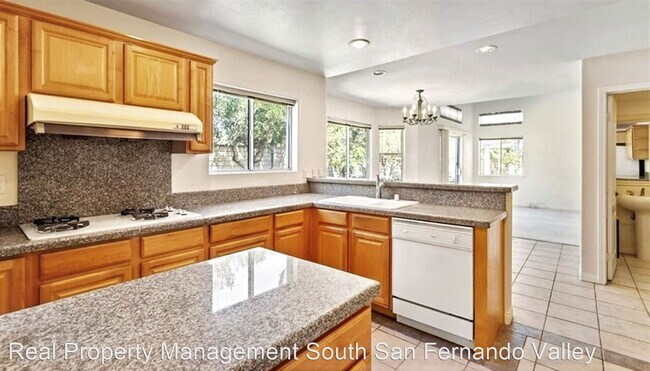 Foto del edificio - 4 br, 3.5 bath House - 1575 Dunswell Ave