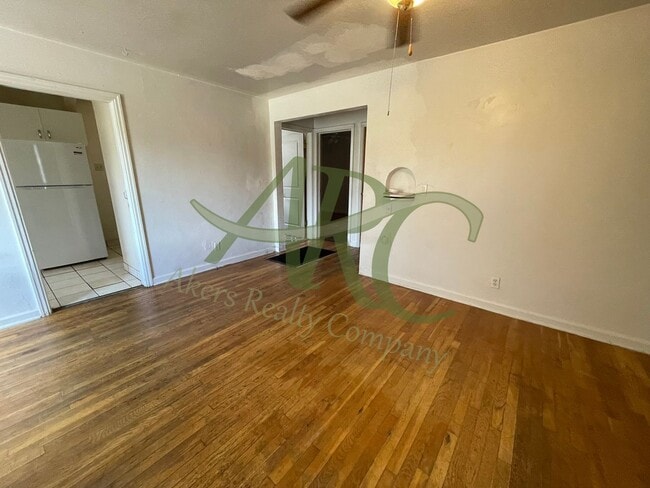 Building Photo - 416 S Prairie Ave