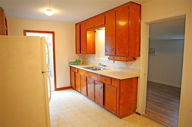 Building Photo - 146 Mary Ln