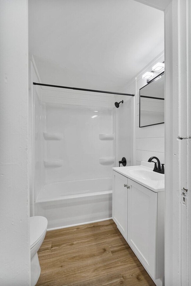 Foto del edificio - NEW UPDATED 2 BEDROOM HOME!