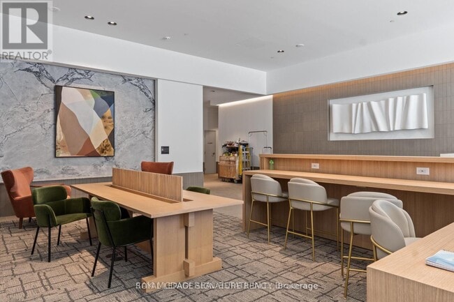 Building Photo - 395 Square One Dr