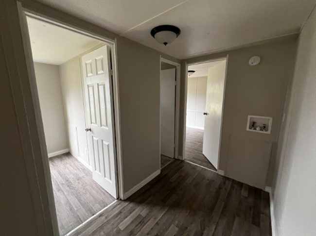 Building Photo - Welcome Home to Silver Lake