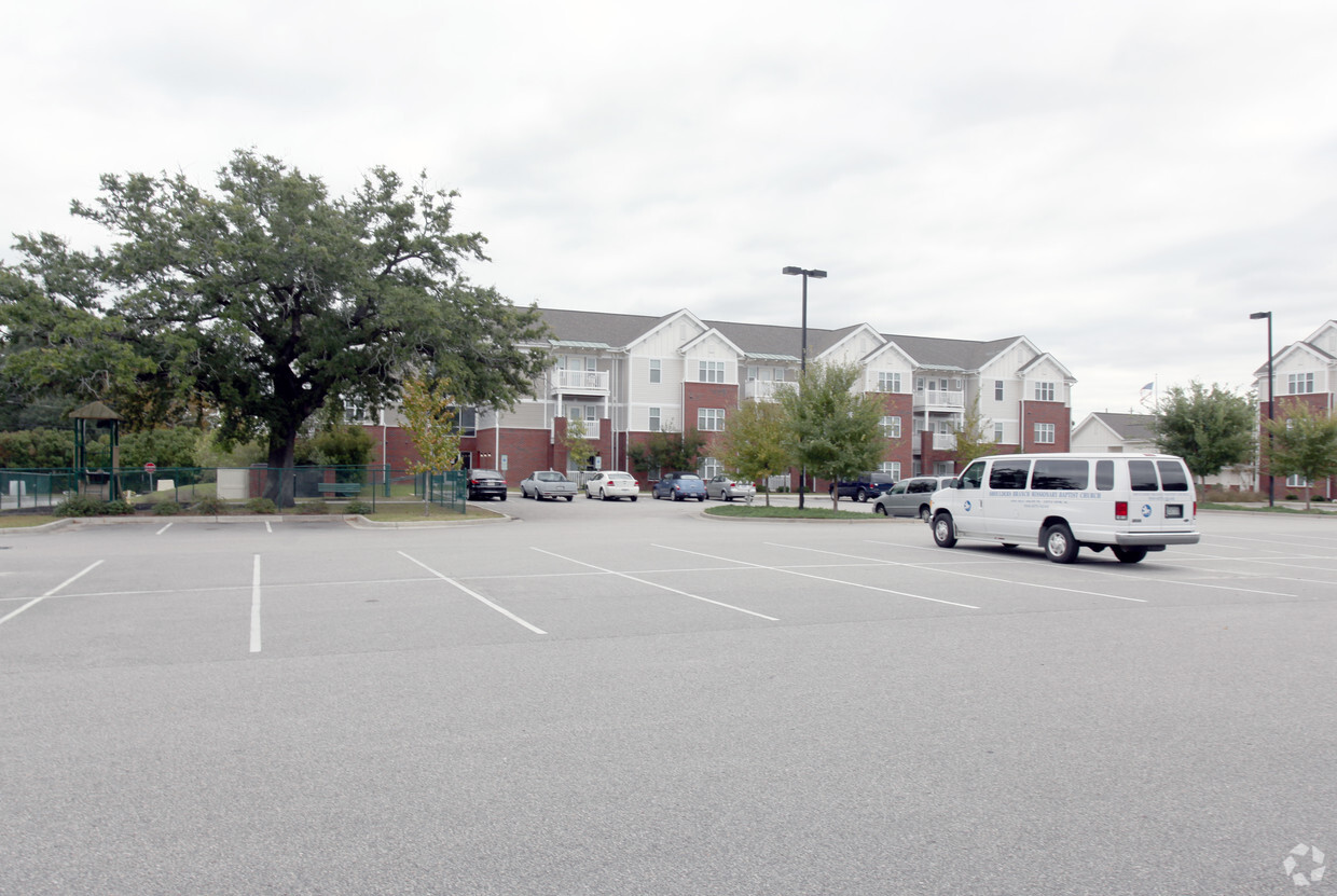 Foto del edificio - The Pointe at Taylor Estates