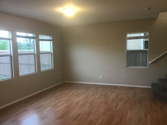 Building Photo - 3227 Canna Way