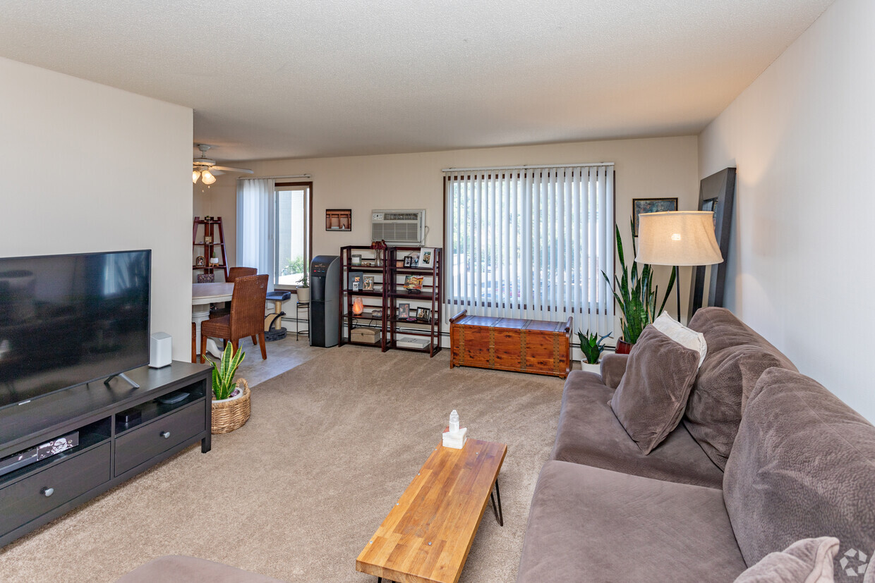 2HAB, 1BA - 945 ft² - Como Park Apartments