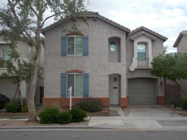 Recently Remodeled 3 bed/2.5 Bath with Washer/Dryer - Recently Remodeled 3 bed/2.5 Bath with Washer/Dryer House