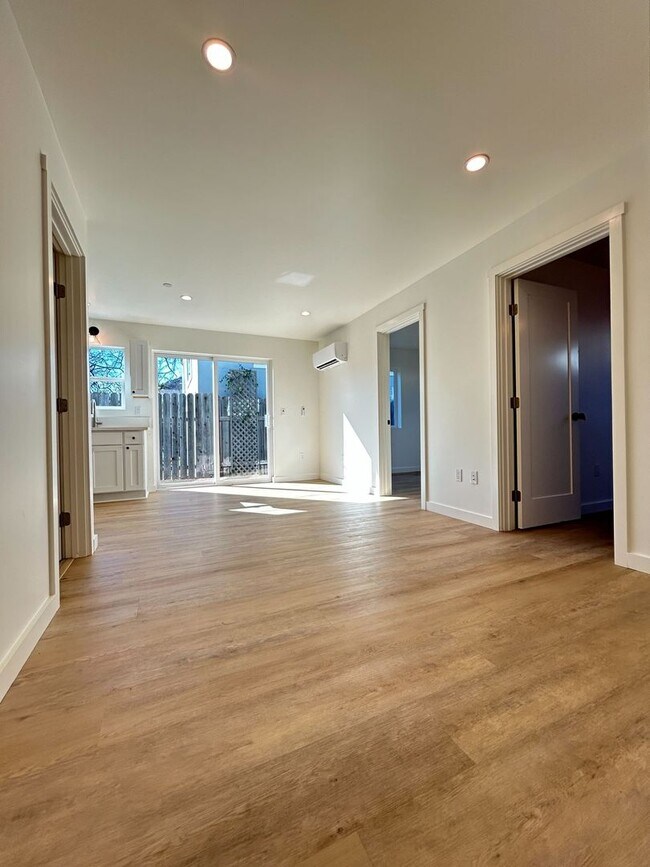 Foto del edificio - Now Leasing for the 2026-2027 School Year:...