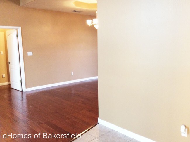 Building Photo - 15116 Dobbs Ave