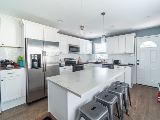 Kitchen - 440 W William St