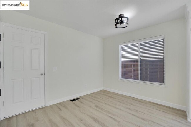 Building Photo - 2490 Ponte Mira Way