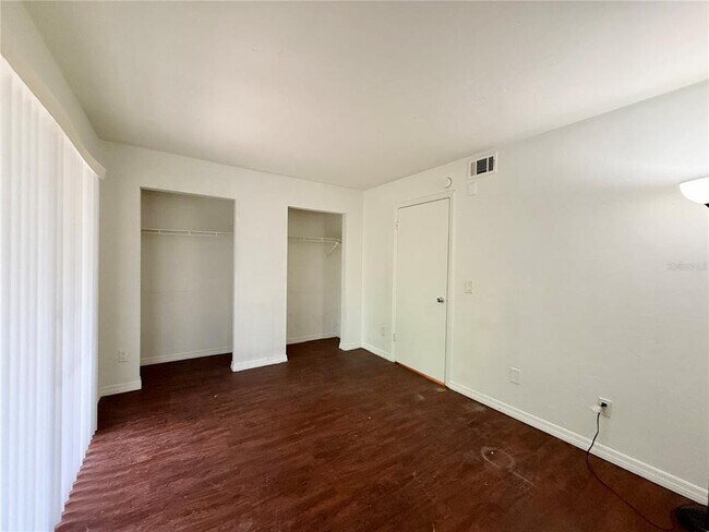 Building Photo - 510 SW 69th St