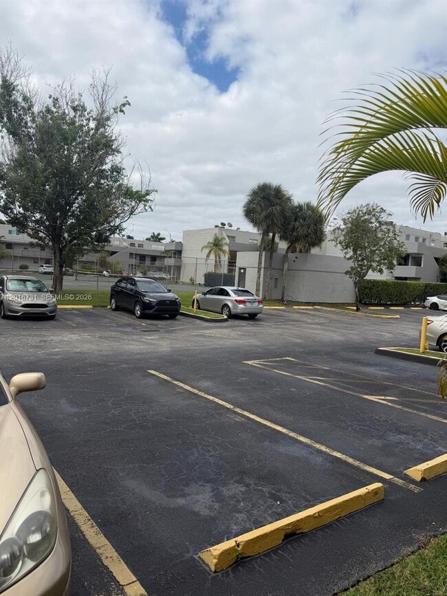 Foto del edificio - 30 NW 87th Ave
