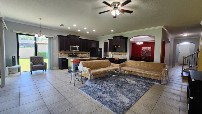 Foto del edificio - Lakeview Turnkey Furnished Home with Resor...