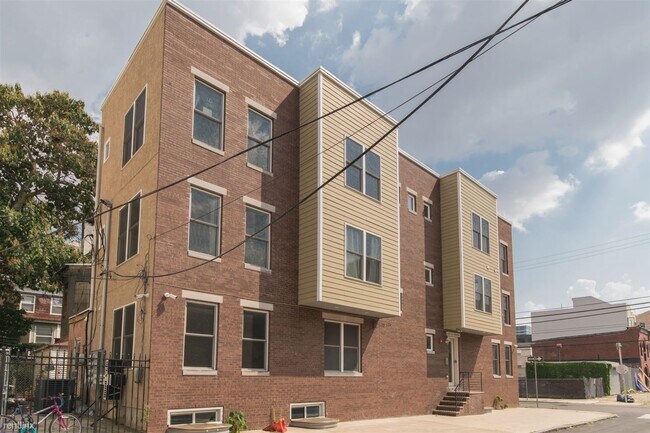Foto del edificio - 6 br, 5 bath Triplex - 1507 W OXFORD ST Un...