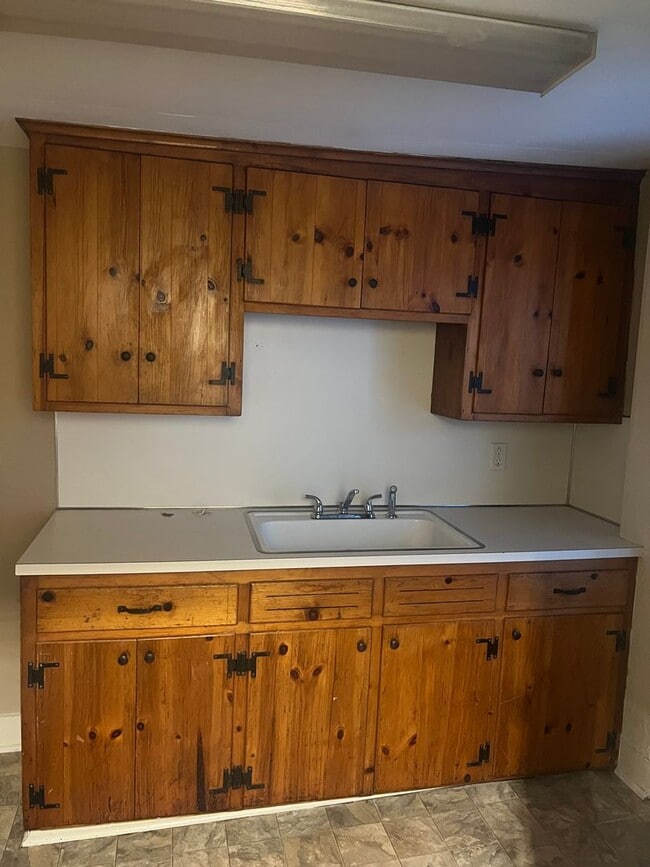 Building Photo - 376 Salmon Brook St