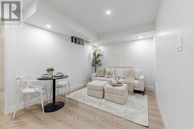 Building Photo - 9 Glenvalley Dr