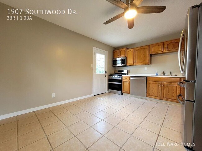 Building Photo - Fully Renovated 3 Bed Home in Southwest Ch...