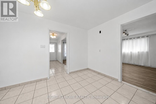 Building Photo - 47 Wheelwright Crescent