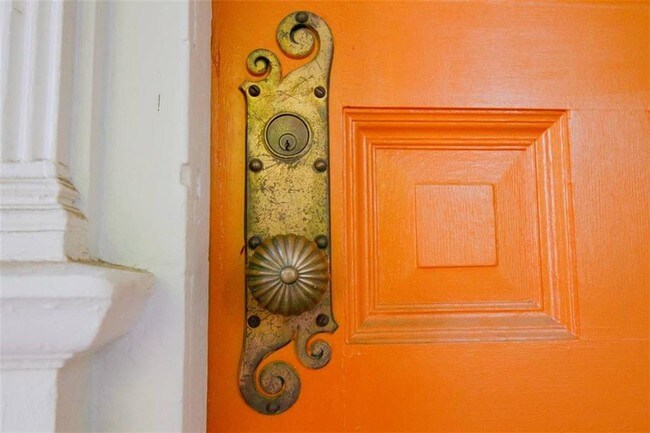 Foto del edificio - 9 Hollywood Rd