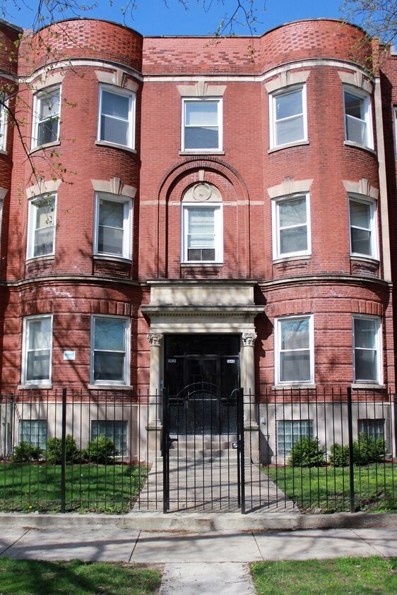 Primary Photo - 5648 S Calumet Ave