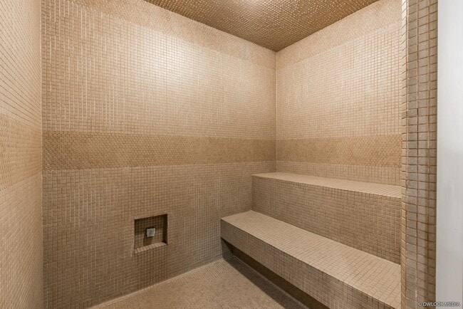 Building Photo - 13688-13100 1104